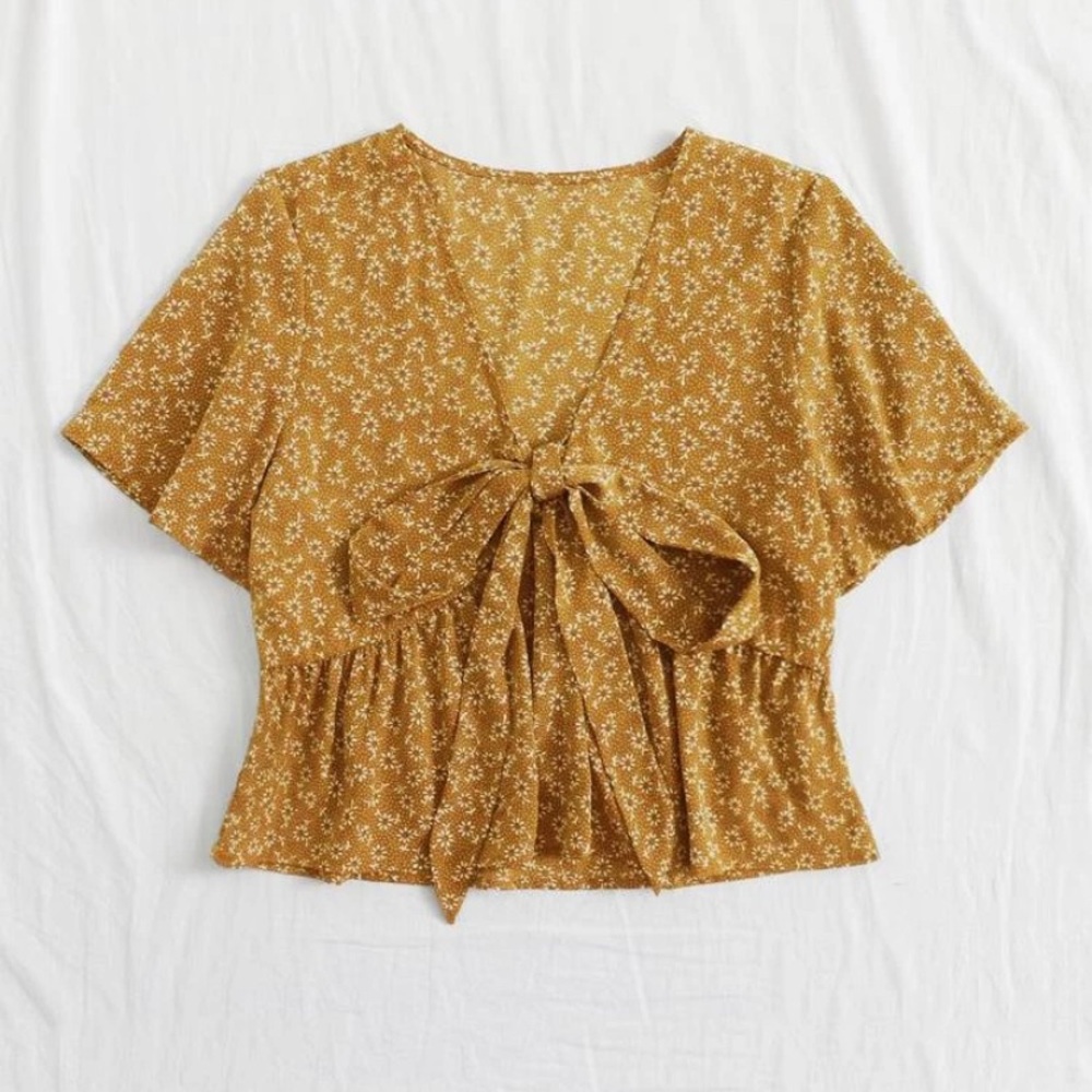 SHEIN Yellow Floral Front Tie Flowy Crop